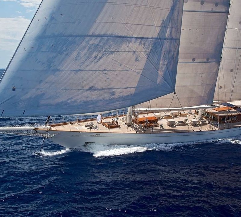 Yacht GWEILO, Mengi Yay | CHARTERWORLD Luxury Superyacht Charters